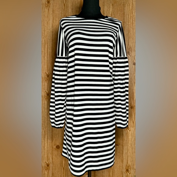 🟢Women’s Gap Black And White T-shirt Dress Balloon Long Sleeve Sz S Fall Winter - Picture 2 of 7